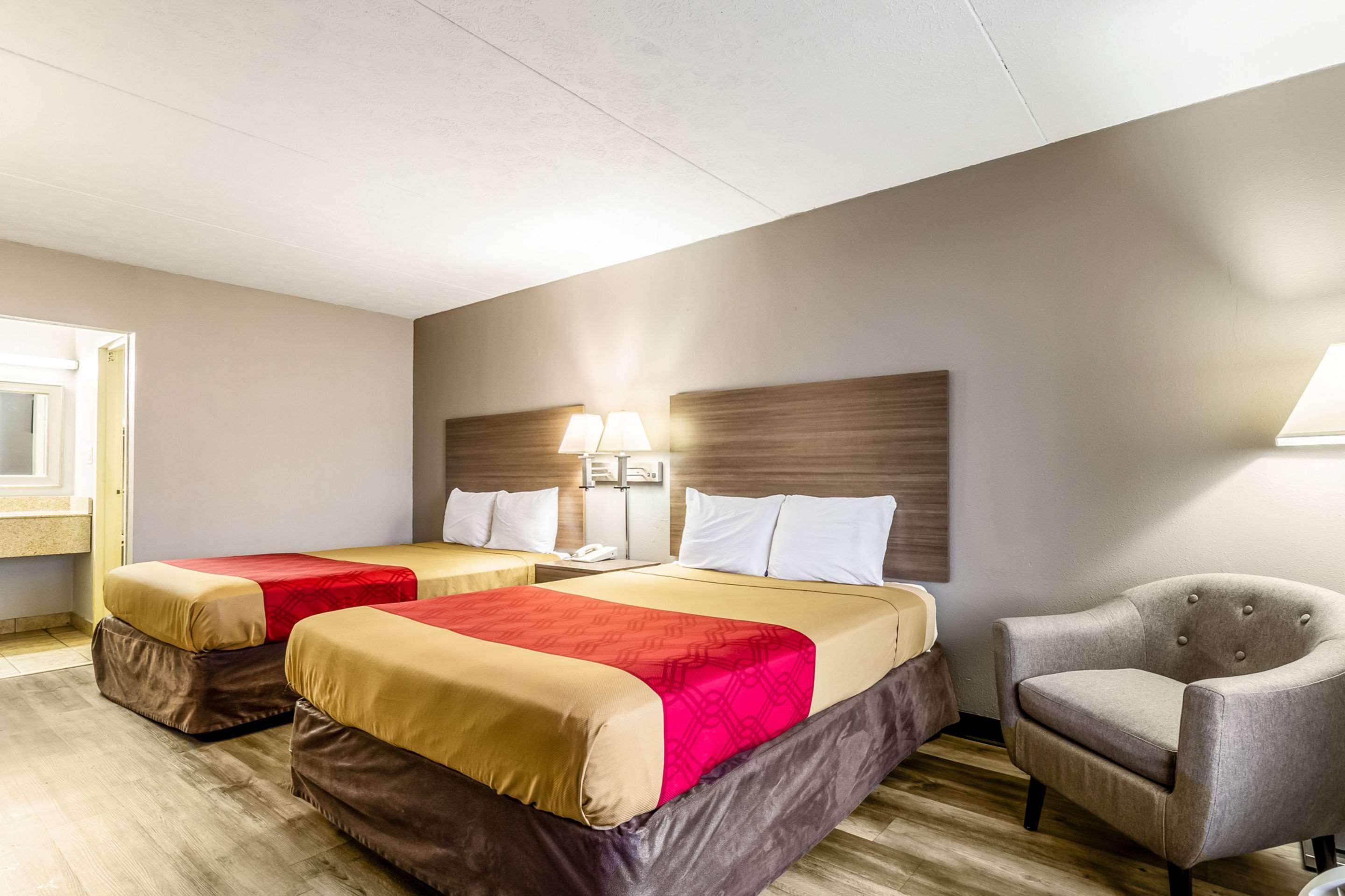 Econo Lodge Seymour Luaran gambar