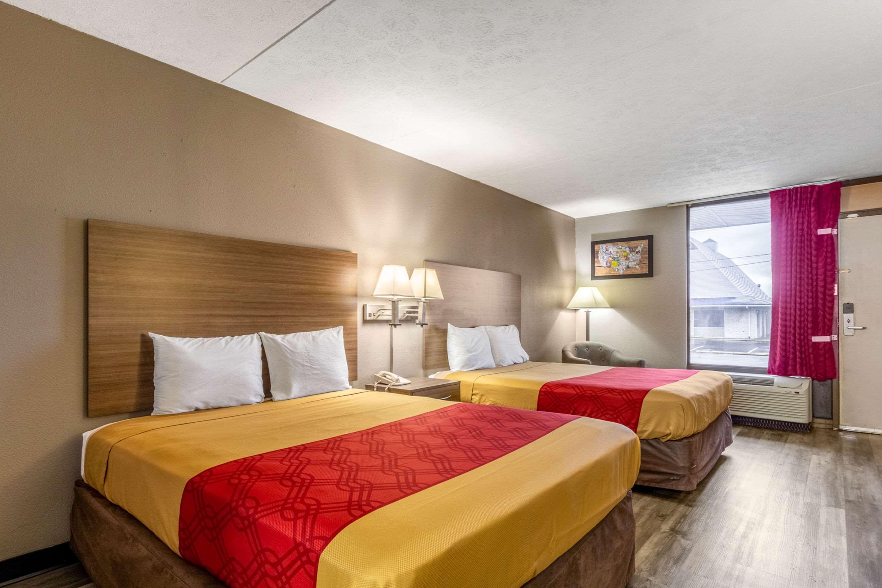 Econo Lodge Seymour Luaran gambar