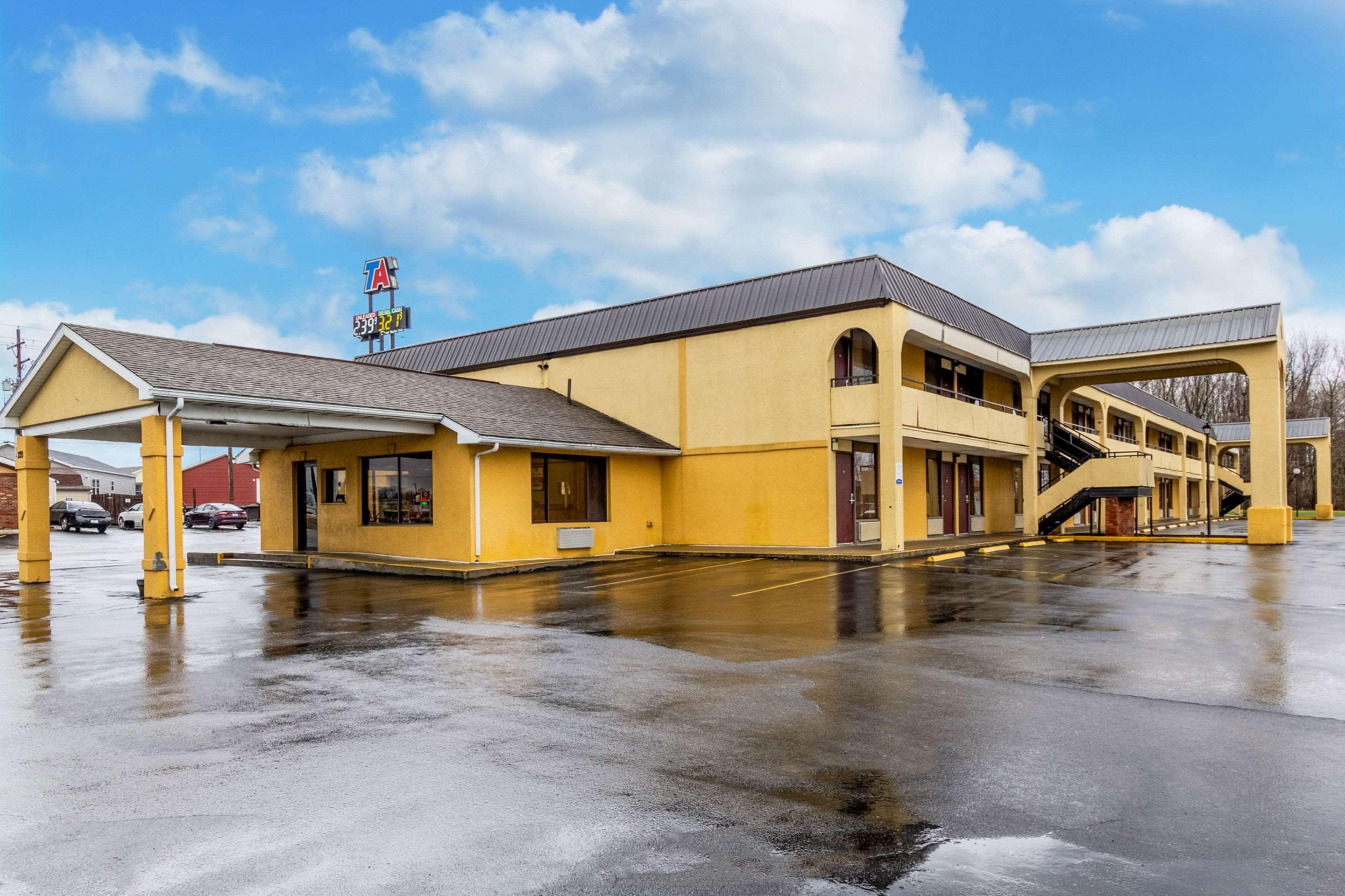 Econo Lodge Seymour Luaran gambar